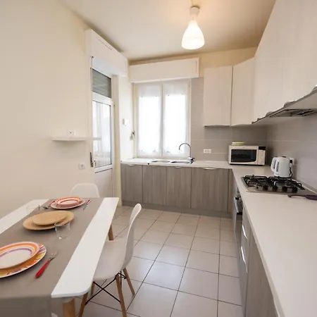 شقة Casa Emmeti ديسينسانو ديل غاردا